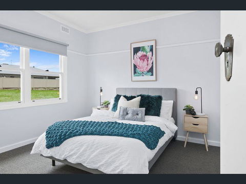 BALLARAT CLOSE 2 CBD + HOSPITAL+3BR HOME+NETFLIX + WiFi + Gift - Airlie Beach Holiday 1