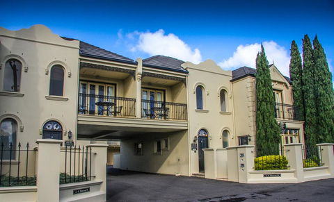 Banyan Place - Airlie Beach Holiday 0