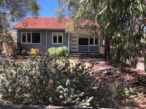 Barefoot Beach Cottage - Busselton - Airlie Beach Holiday 2