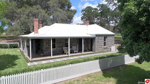 Barunah Plains - The Cottage - Airlie Beach Holiday 0