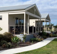 Bass Coast Country Cottages - Airlie Beach Holiday