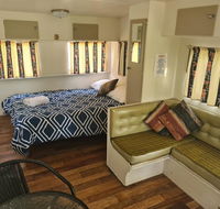 Bateman Bay Holiday Park  Batemans Bay YHA - Airlie Beach Holiday