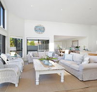 Beach 'Shac' on Parkway - Airlie Beach Holiday