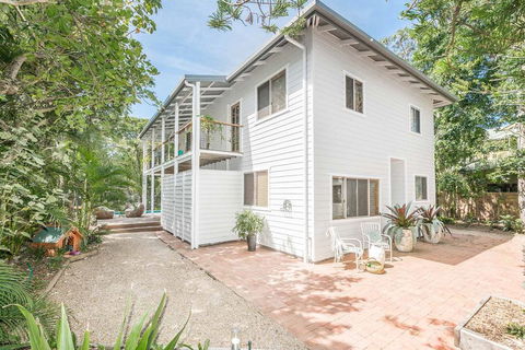 Beach Chalet - Airlie Beach Holiday 3