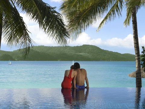 Beach Club - Airlie Beach Holiday 0