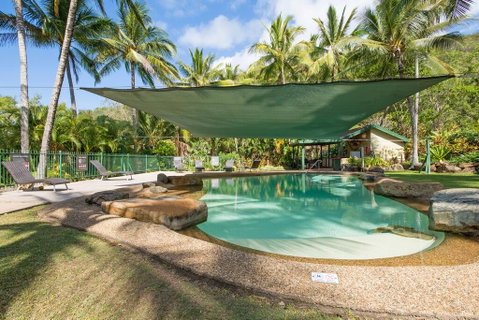 Beach Front Lagoon Lodge Apartments - Airlie Beach Holiday 3