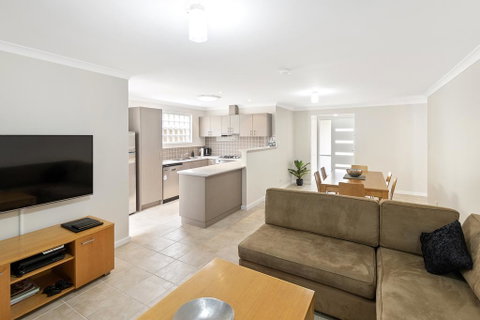 Beach Resort Chalet - Airlie Beach Holiday 0