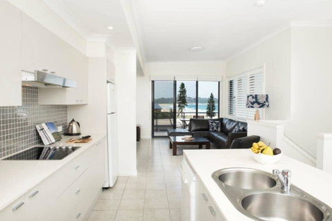 Beachfront 8 - Airlie Beach Holiday 0