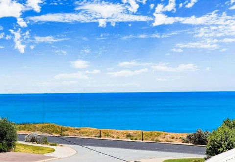 Relaxing Getaway Beachfront Access Multi Family Pets Mandurah - Airlie Beach Holiday 2