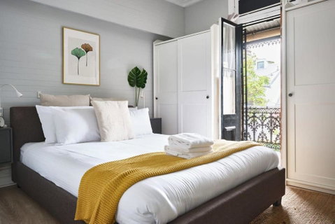 Redfern Classic Terrace - Parking And Balcony - Airlie Beach Holiday 2