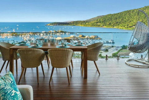 Relax & Daydream At 2 Elementa - Airlie Beach Holiday 2