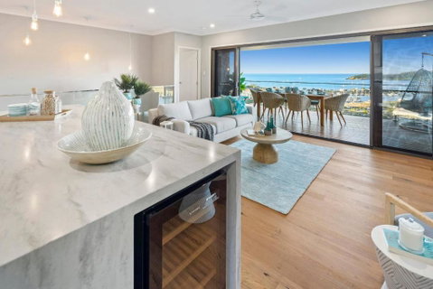 Relax & Daydream At 2 Elementa - Airlie Beach Holiday 3