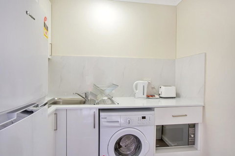 Renovated Stylish Studio - Airlie Beach Holiday 3