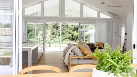 Resort Style Living With Pool, Tennis Court And Beach - Airlie Beach Holiday 2