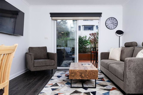 Salamanca Getaway Battery Point - Airlie Beach Holiday 1