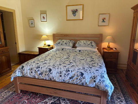 Robe House Heritage Accommodation - Airlie Beach Holiday 1