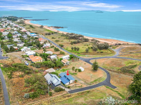 Rocky Retreat At Emu Park - Airlie Beach Holiday 0