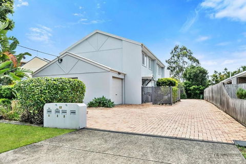 Rosella Rise! - Airlie Beach Holiday 2