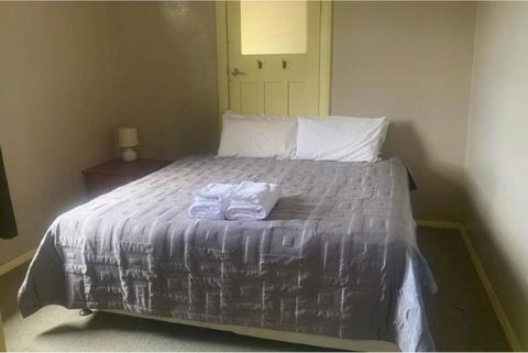 Royal Hotel Capertee - Airlie Beach Holiday 2