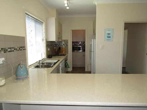 Royston Retreat - Airlie Beach Holiday 1
