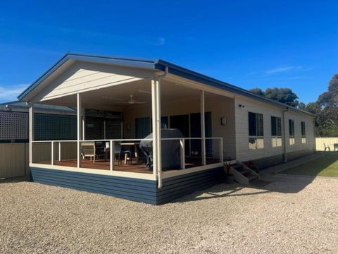 Royston Retreat - Airlie Beach Holiday 0