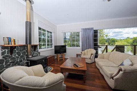 Samford Lakes - Airlie Beach Holiday 0