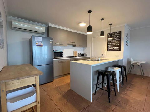 Sandcastle - A Esplanade Place, Stunning Views - Airlie Beach Holiday 0
