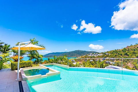 Seaviews At Searene, Spacious, Pool & Free WIFI - Airlie Beach Holiday 1