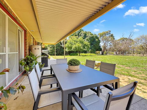The Glenalvie - Sprawling Serenity In Adelaide Hills - Airlie Beach Holiday 1