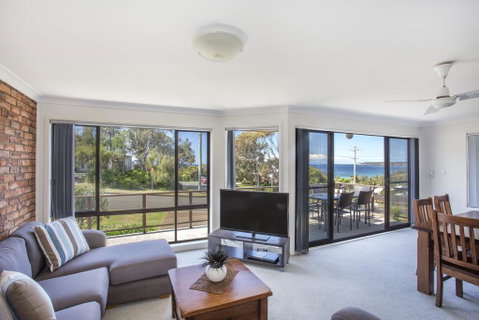 Beachside Getaway - Airlie Beach Holiday 2