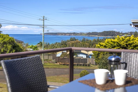 Beachside Getaway - Airlie Beach Holiday 0