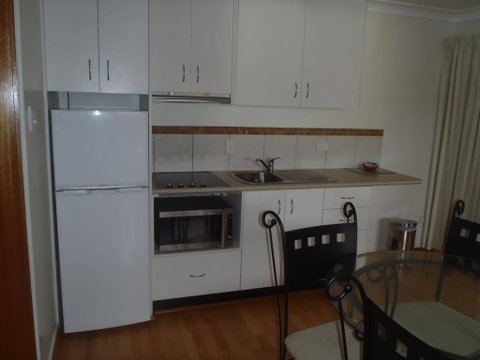 Beachside Holiday Units - Airlie Beach Holiday 2