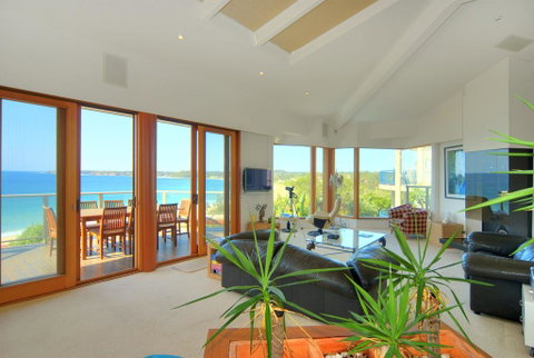 BEDARRA, MOLLYMOOK BEACH - Airlie Beach Holiday 0