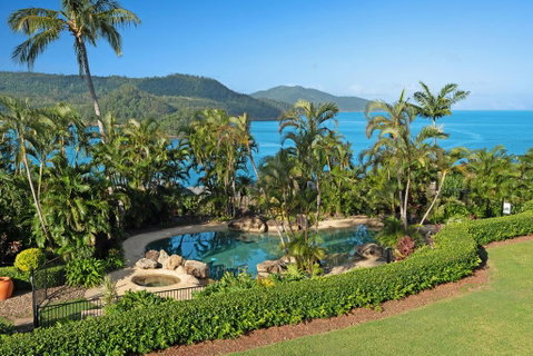 Bella Azure Two Bedroom Two Bathroom Spacious Ocean-view Apartment With Golf Buggy - Airlie Beach Holiday 1
