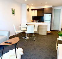 Best Located Brand New Apartment in Canberra CBD - Airlie Beach Holiday