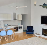 Between two beaches - Airlie Beach Holiday