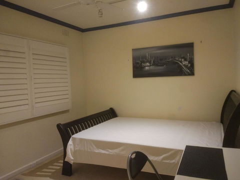 Big Room 12km To City Near Boxhill, Melbourne - Airlie Beach Holiday 0