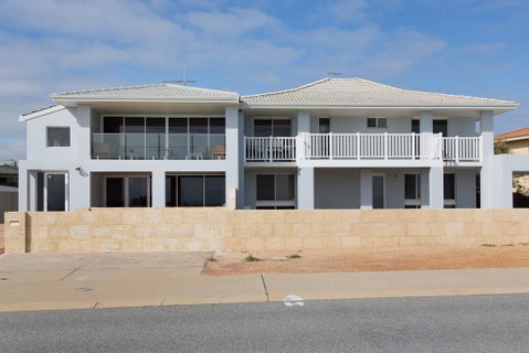 Blue Bay Beach Stay - Mandurah - Airlie Beach Holiday 0