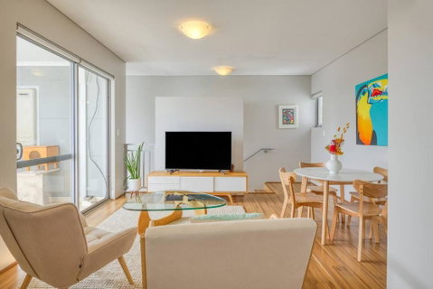 The Nordic Nook - A Relaxed Redcliffe Stay - Airlie Beach Holiday 0