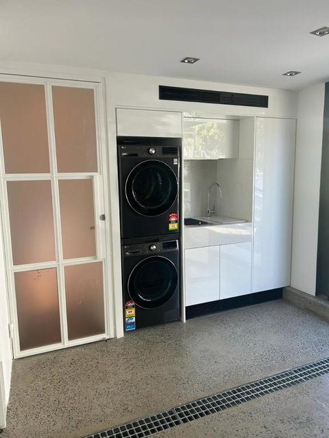 Woollahra House Beautiful 3 Bedroom Terrace - Airlie Beach Holiday 1