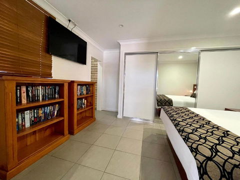 Western Heritage Motor Inn - Airlie Beach Holiday 3