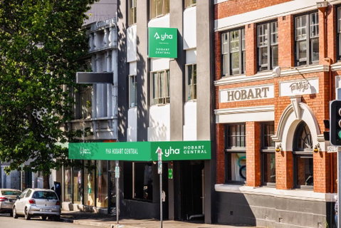 YHA Hobart Central - Airlie Beach Holiday 0