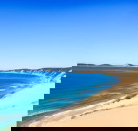 Kayak with Dolphins and 4WD Great Beach Drive Day Trip from Noosa - Airlie Beach Holiday