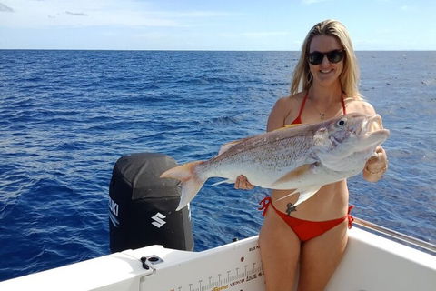 1/2 Day 5 Hour Offshore Fishing Charter - Airlie Beach Holiday 0