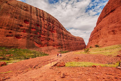 Kata Tjuta Sunrise And Valley Of The Winds Half-Day Trip - Airlie Beach Holiday 3