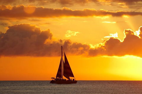 Sunset Cruise In Broome - Airlie Beach Holiday 1