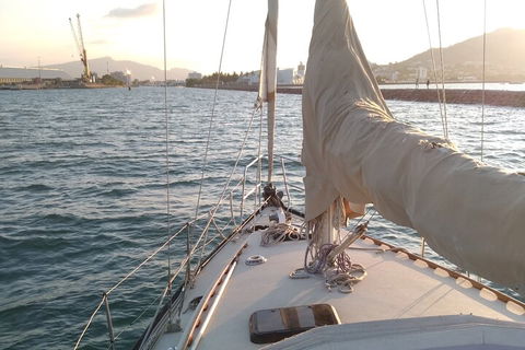 Townsville Small Group Early Morning Sailing Cruise Boat Tour Charter Hire - Airlie Beach Holiday 1
