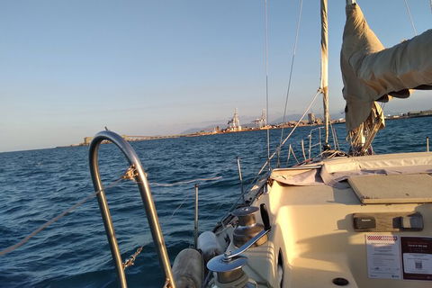 Townsville Small Group Early Morning Sailing Cruise Boat Tour Charter Hire - Airlie Beach Holiday 2