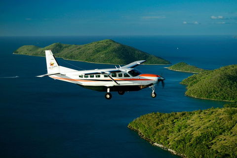 Reef And Island Scenic Flight From Airlie Beach - Airlie Beach Holiday 3