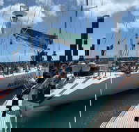 2-Night Whitsundays Sailing Cruise incl. Whitehaven Beach  Great Barrier Reef - Airlie Beach Holiday